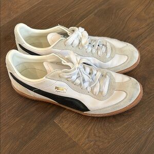 Puma sneakers